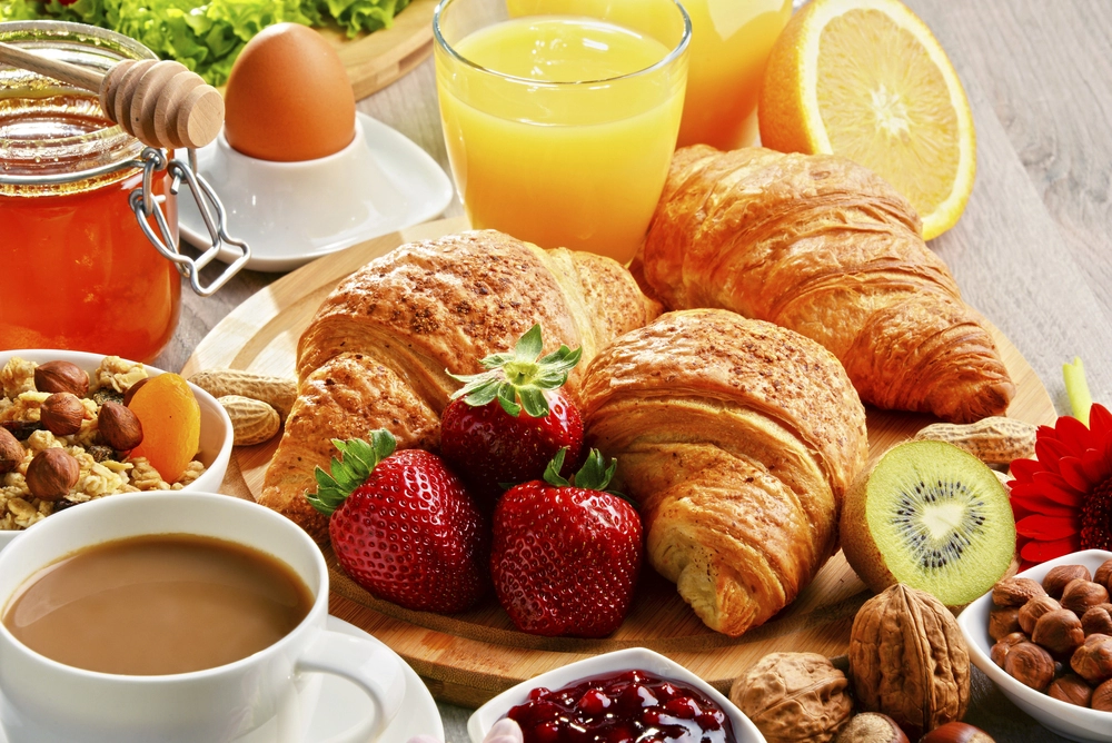 Complimentary Rise & Shine breakfast
